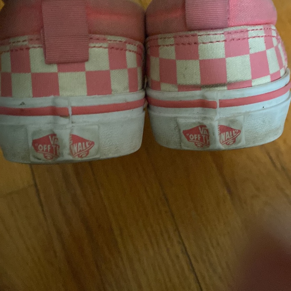 Pink and white checkered slip on VANS size 3 - Picture 2 of 4